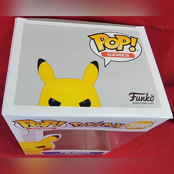 Pikachu funko # 598 (nib) - Picture 4 of 7
